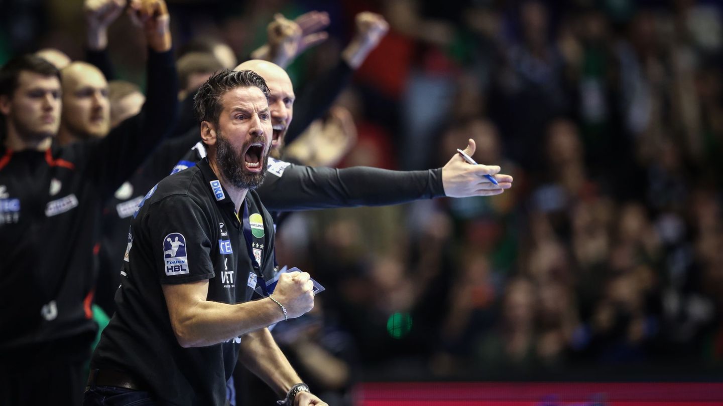 Für Magdeburgs Trainer Bennet Wiegert ist im Kampf um die Meisterschaft jedes Tor wichtig. (Archivbild) Foto: Ronny Hartmann/dpa