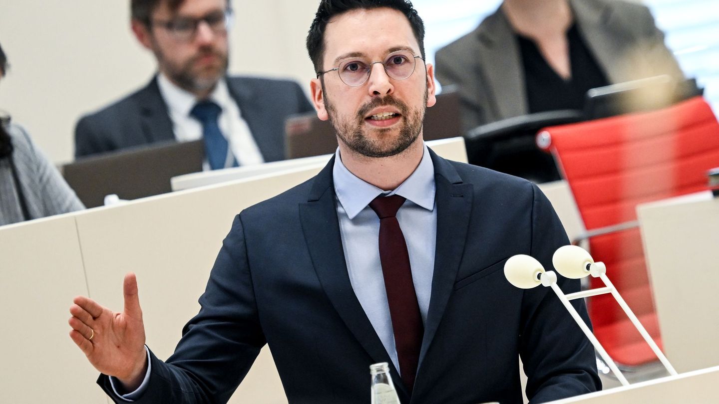 Der Parlamentarische Geschäftsführer der AfD-Landtagsfraktion in Brandenburg, Dennis Hohloch