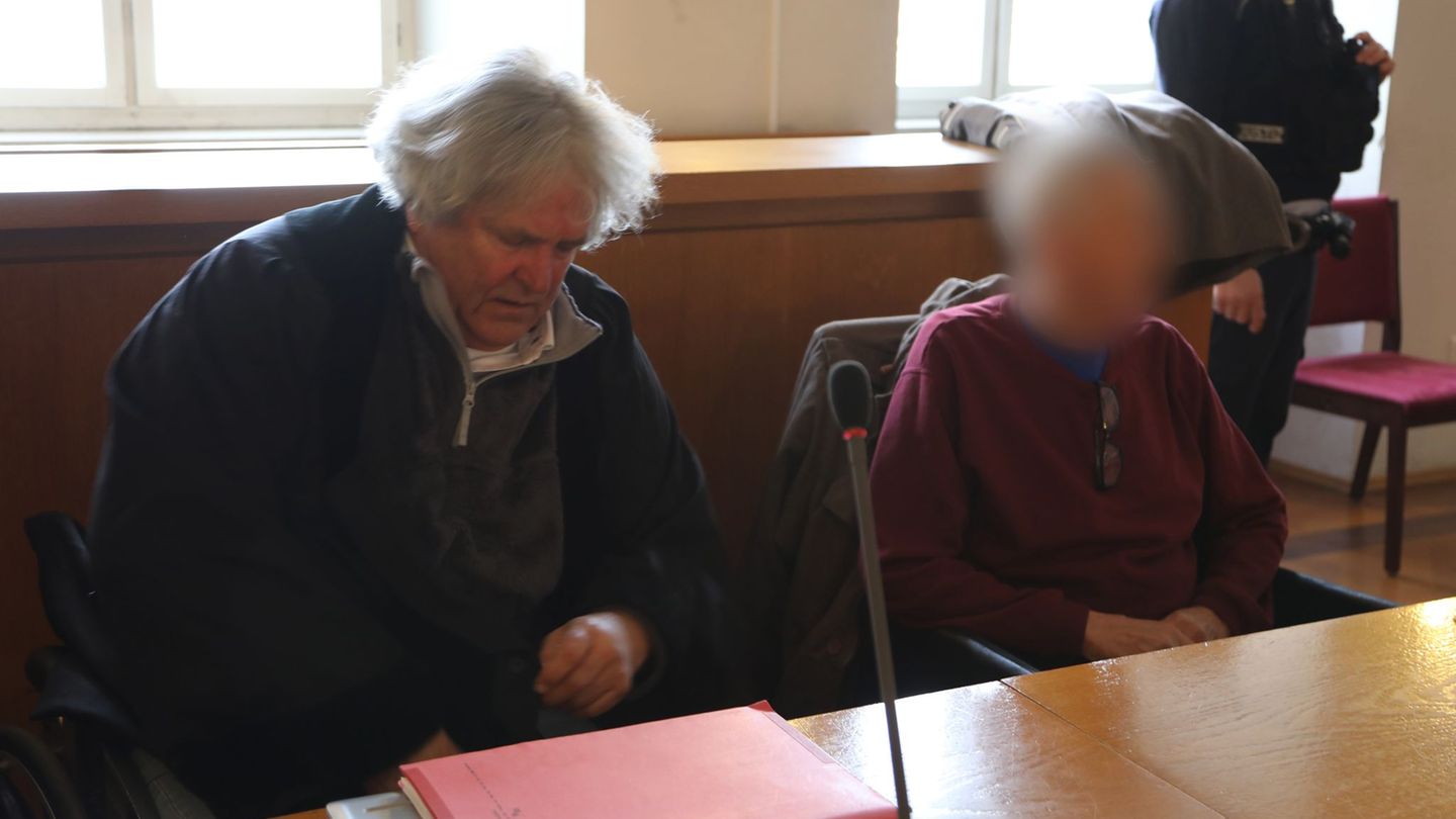 Streit eskaliert: Ex-Frau mit Fleischerbeil angegriffen: Doch noch kein Urteil