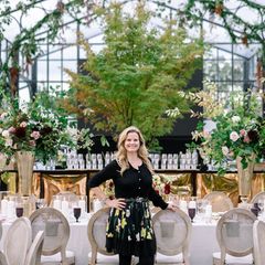 Hochzeitsplanerin Nadine Metgenberg weiß, wie man Stars bucht, was das Geheimnis einer guten Party ist und was zu tun ist, wenn ein tiefenentspannter Brautvater kurz vor dem Gang zum Altar immer noch nicht umgezogen ist.