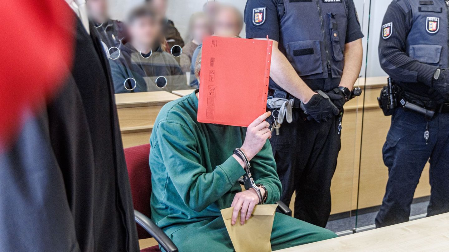 Der Angeklagte kann sich nach eigenen Angaben an knapp einen Monat nicht erinnern. (Archivbild) Foto: Markus Scholz/dpa