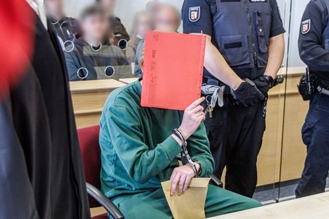 Der Angeklagte kann sich nach eigenen Angaben an knapp einen Monat nicht erinnern. (Archivbild) Foto: Markus Scholz/dpa