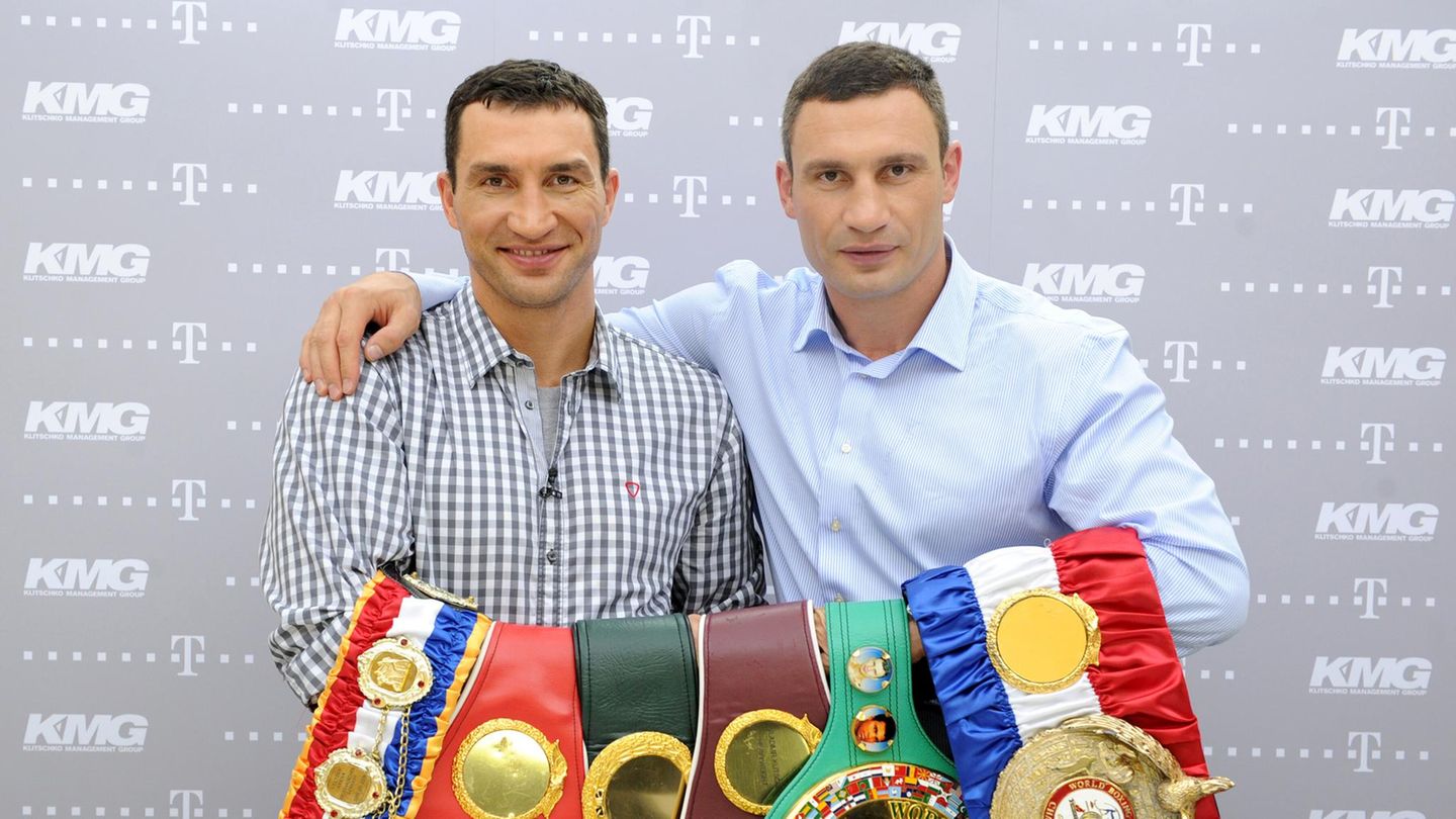 Wladimir und Vitali mit ihren WM-Gürteln