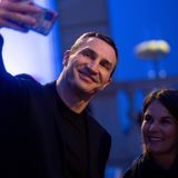 Wladimir Klischko macht ein Selfie von sich und Annalena Baerbock