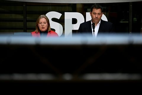 Bas (l.) und Klingbeil am Montag in der Parteizentrale