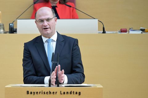 Der Finanzminister ist mit den bisherigen Behördenverlagerungen zufrieden. Foto: Malin Wunderlich/dpa