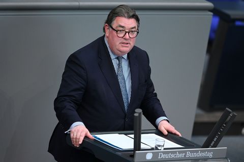 Heveling soll einen neuen Job bekommen. (Archivbild) Foto: Elisa Schu/dpa