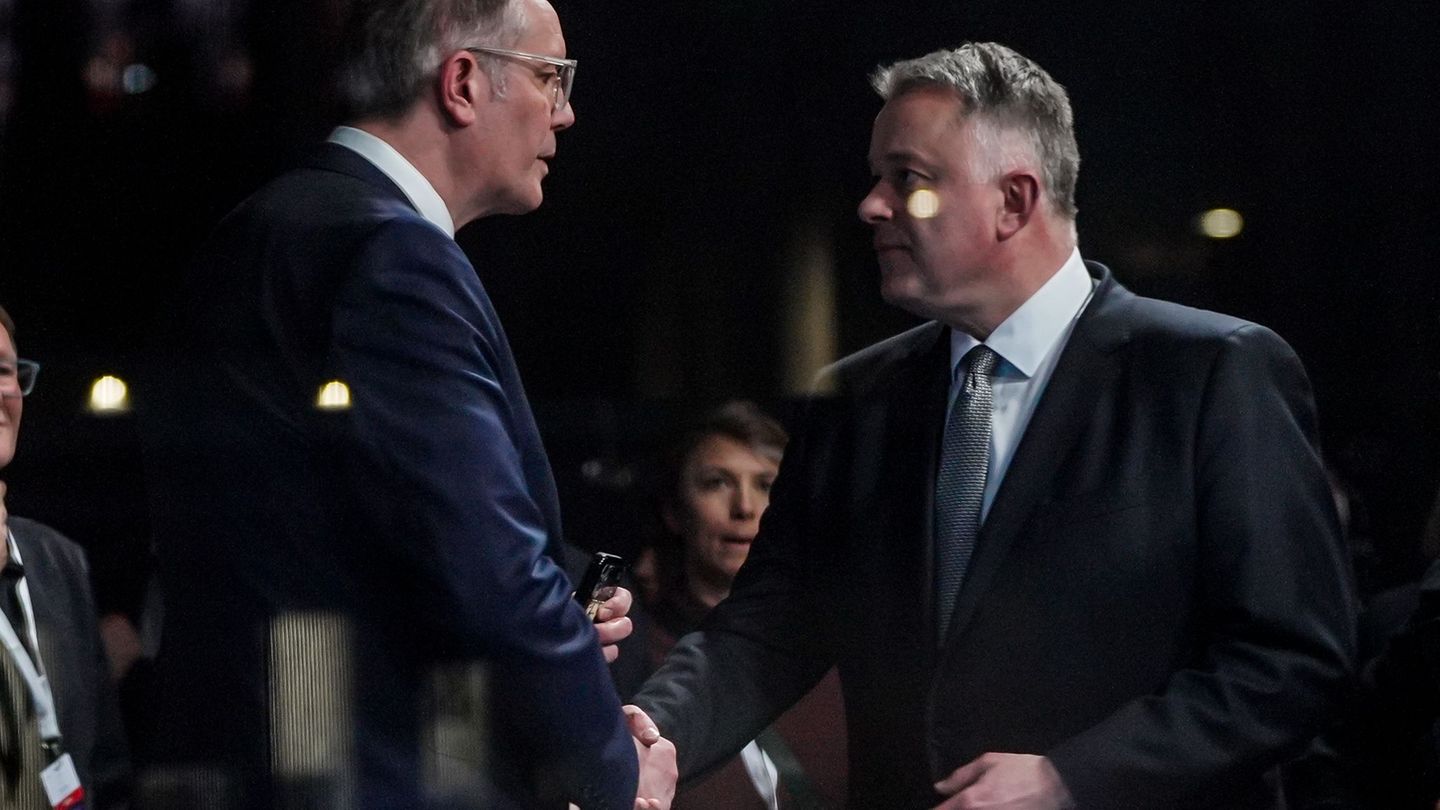 Der alte und der voraussichtlich neue Ministerpräsident von Rheinland-Pfalz wollen über eine große Koalition sprechen. Foto: And