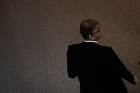 Gegen Äußerungen von Kulturstaatsminister Wolfram Weimer mit Blick auf den Deutschen Buchhandlungspreis geht ein Buchladen nun g