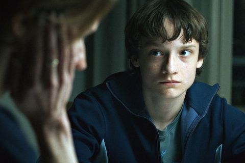 Ann Kathrin Scheerer (Adina Vetter) und ihr Sohn Johann (Claude Heinrich) bangen um das Leben ihres Ehemannes und Vaters Jan Philipp Reemtsma, der entführt wurde.