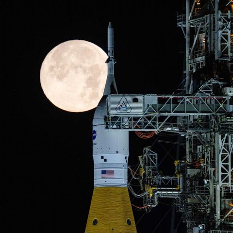 Mit der Mission "Artemis 2" sollen vier Astronauten bald in Richtung Mond fliegen. (Archivbild)