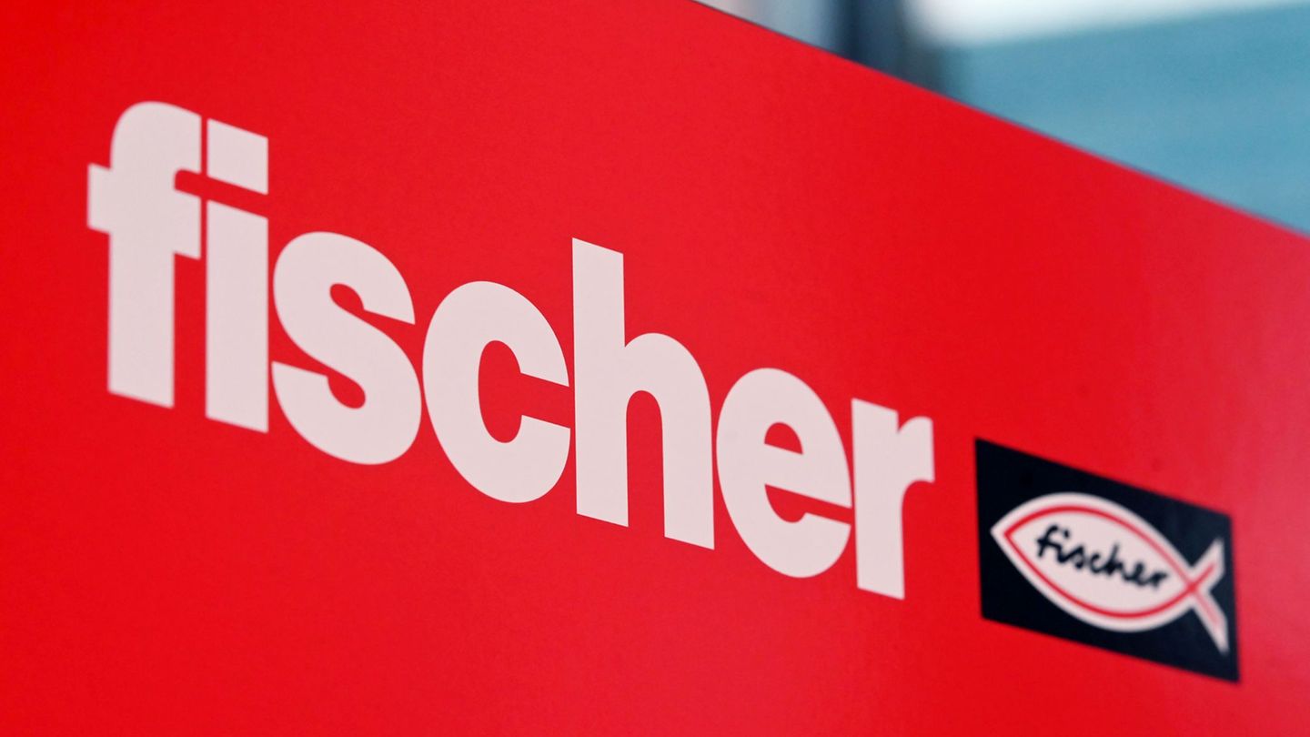 Fischer baut die Produktion in Asien aus. (Archivbild) Foto: Uli Deck/dpa