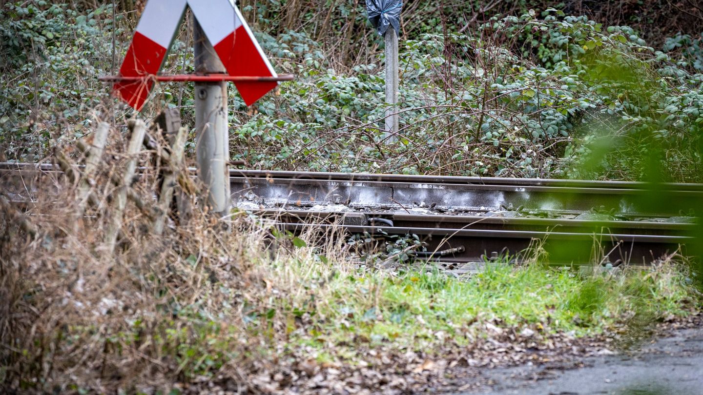 Kriminalität: Eisenteil auf Bahngleis: Bislang kein Täter ermittelt