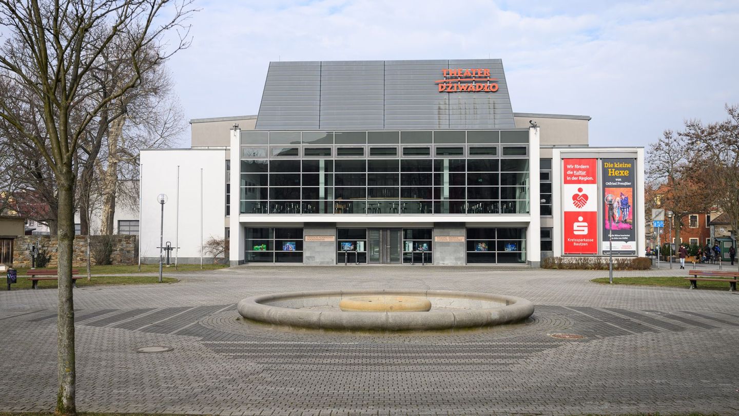 Das Deutsch-Sorbische Volkstheater in Bautzen. (Archivbild) Foto: Robert Michael/dpa