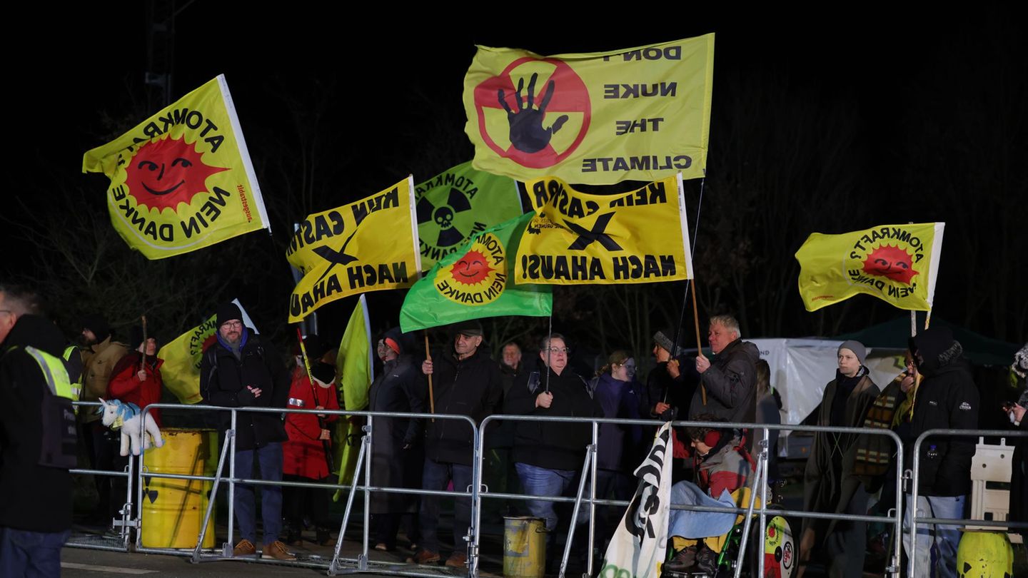 Endlager-Debatte: Grüne in NRW kritisieren Bund nach erstem Castor-Transport