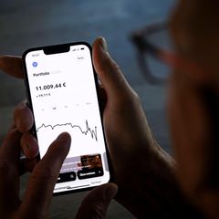 Die Boomer-Generation besitzt große Aktien-Bestände. Was passiert, wenn sie in Rente geht und die Aktien verkaufen muss?