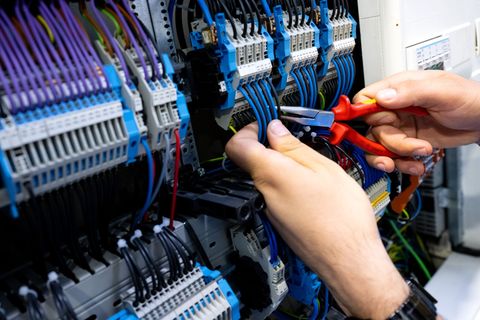 In Bayern fehlen vor allem Fachkräfte. (Symbolbild) Foto: Sven Hoppe/Deutsche Presse-Agentur GmbH/dpa