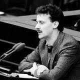Der Grünenpolitiker Herbert Rusche war der erste Abgeordnete in der Geschichte des Deutschen Bundestages, der sich zu seiner Homosexualität bekannte. 1984 und 1986 brachte er Anträge zur Streichung des diskriminierenden Paragrafen 175 ein. Aus der CSU waren damals Beschwerden zu hören, dass schon der Begriff  „schwul“  mit der Würde des Hohen Hauses nicht vereinbar sei.