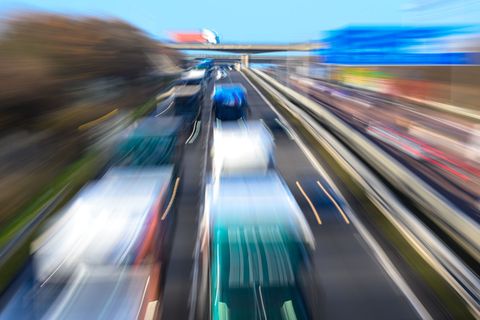 Auf der Autobahn 9 bei Halle gab es zwei Vollsperrungen in kurzer Zeit. (Symbolbild) Foto: Hendrik Schmidt/dpa