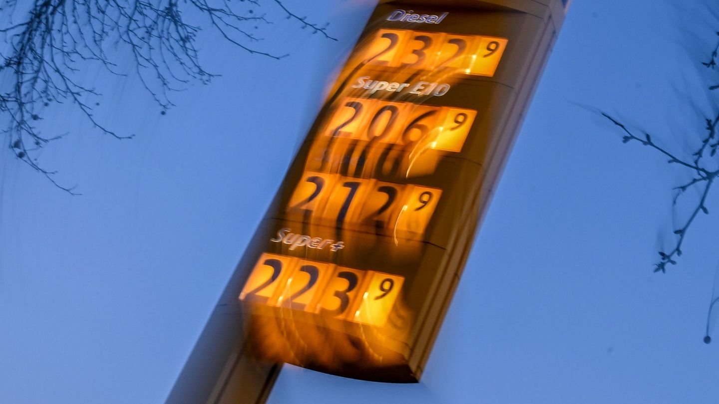 Benzin und Diesel: Verschnaufpause an der Tankstelle: Spritpreise sinken