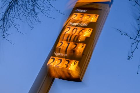 Die Spritpreise bleiben in Bewegung. (Symbolbild) Foto: Jens Kalaene/dpa