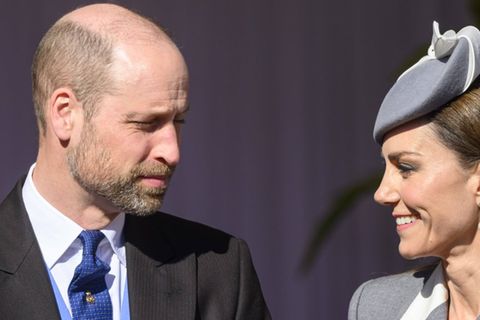 Prinz William und Prinzessin Kate haben sich mit einer Auszeichnung bei ihrer Nanny bedankt.