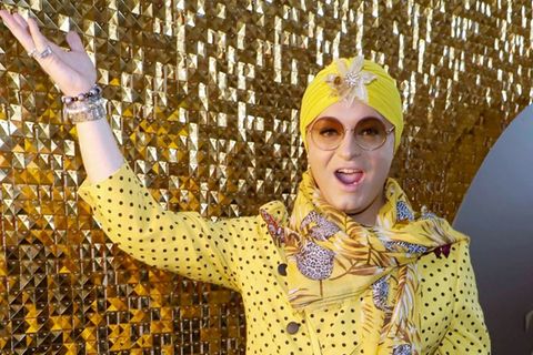 Julian F. M. Stoeckel führt durch "Naked Attraction".