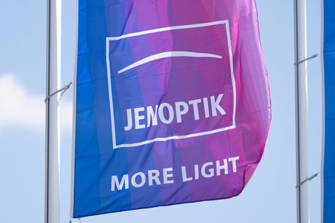 Der Jenoptik-Vorstand rechnet mit einem Aufwärtstrend in diesem Jahr. (Archivbild) Foto: Sebastian Kahnert/dpa