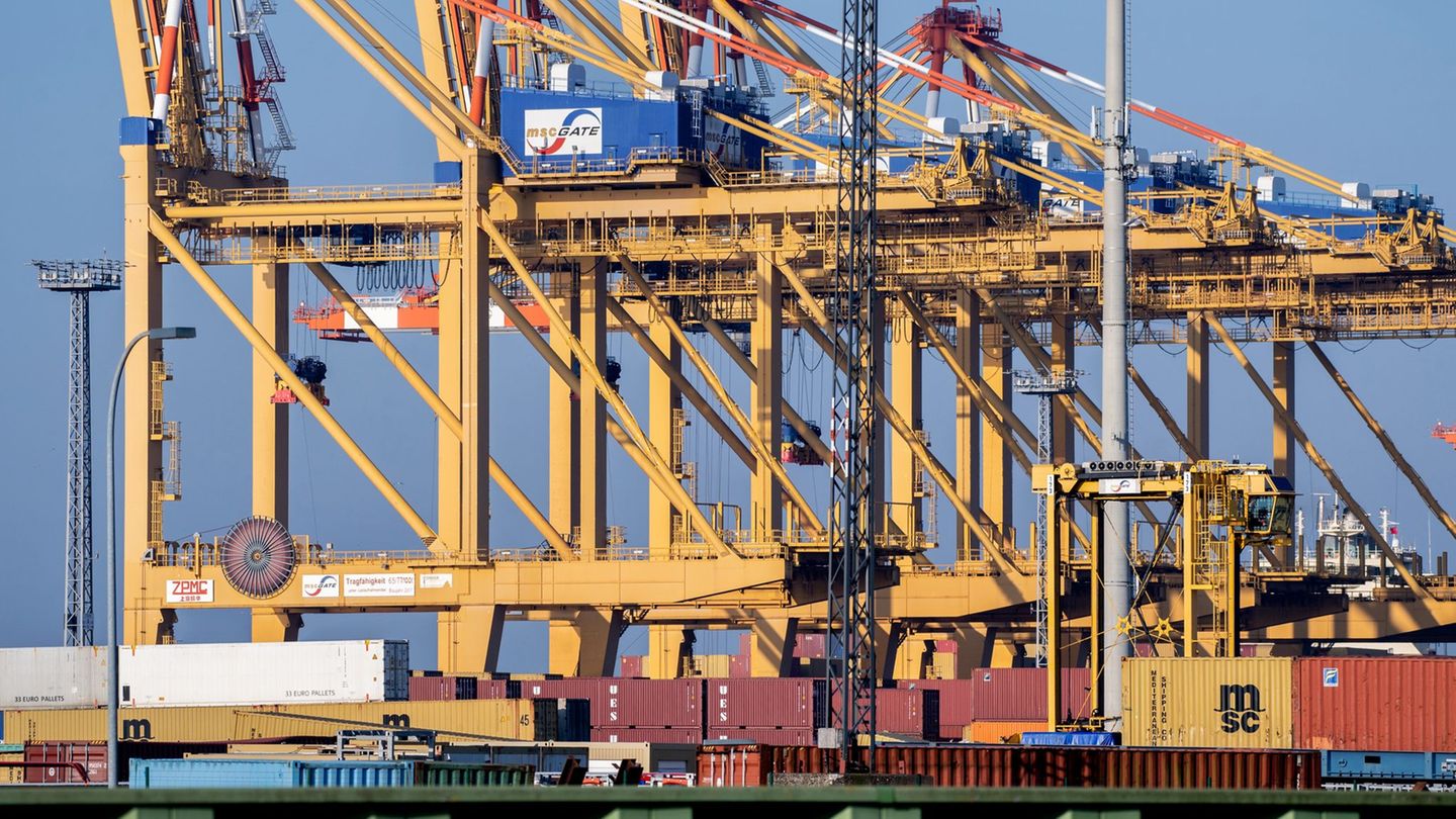 Der Krieg im Iran dämpft die Stimmung in der deutschen Wirtschaft (Symbolbild) Foto: Hauke-Christian Dittrich/dpa