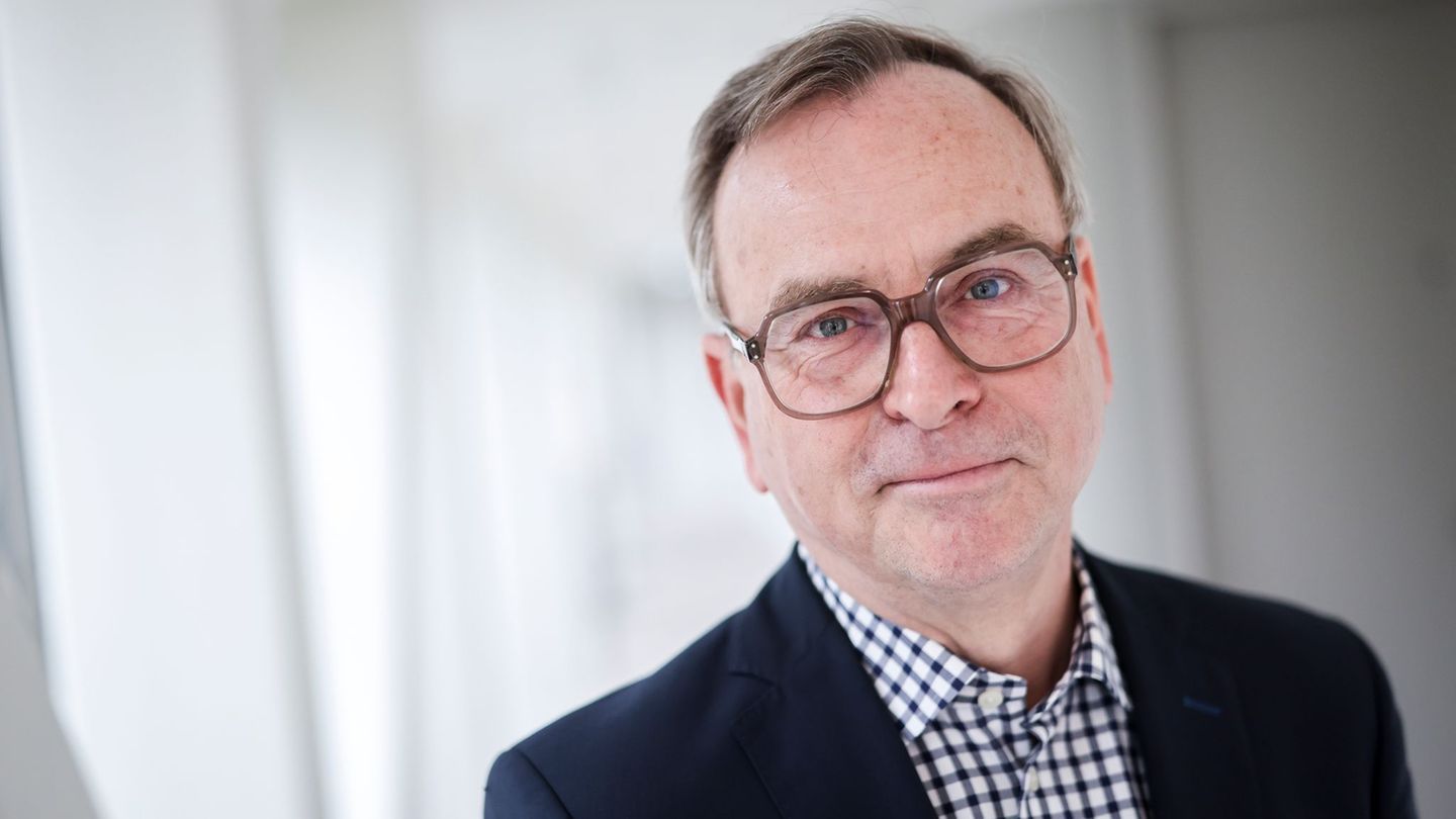 Der Datenschutzbeauftragte werde immer stärker auch in Sachen des Verbraucherschutzes tätig, sagt Fuchs. Foto: Christian Charisi