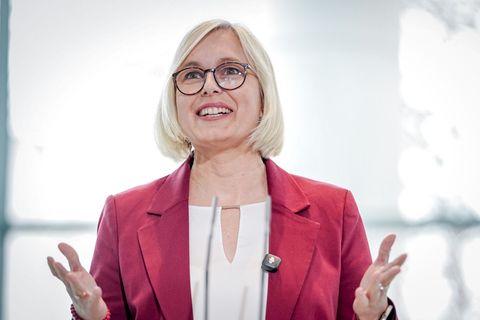 Christiane Schenderlein (CDU), die Staatsministerin für Sport und Ehrenamt Foto: Kay Nietfeld/dpa