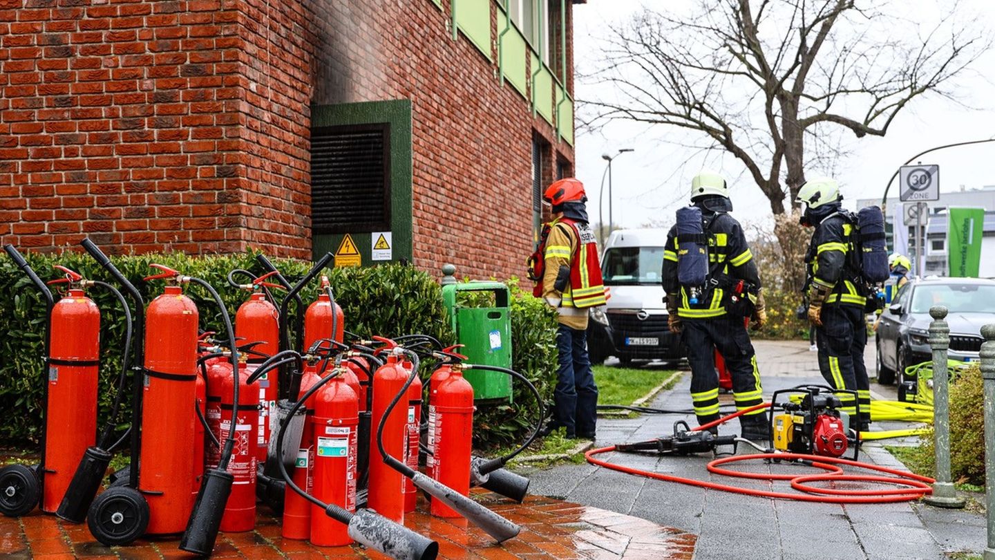 Ein Brand hat die Stromversorgung in Iserlohn beeinträchtigt. Foto: Alex Talash/dpa