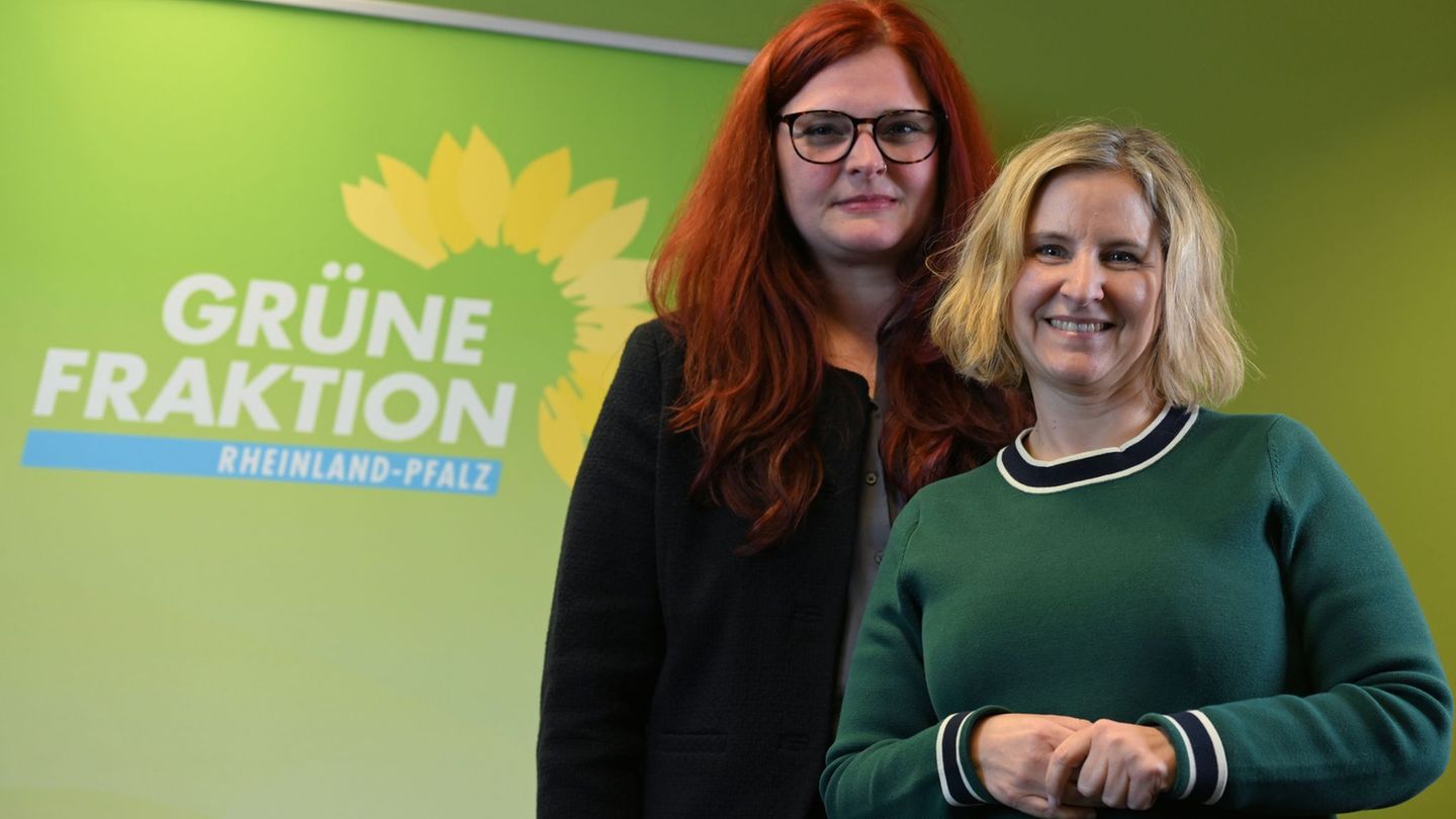 Katrin Eder (rechts) ist die neue Fraktionschefin der Grünen, Pia Schellhammer wieder Parlamentarische Geschäftsführerin. Foto: