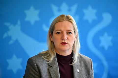 Migrationsministerin Beate Meißner sieht in der Bezahlkarte für Flüchtlinge ein Erfolgsmodell. (Archivbild) Foto: Martin Schutt/