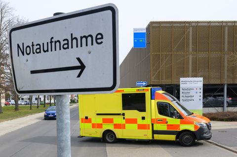 Die Finanzierung der Rettungsfahrten in Brandenburg sorgt für Streit. Foto: Patrick Pleul/dpa