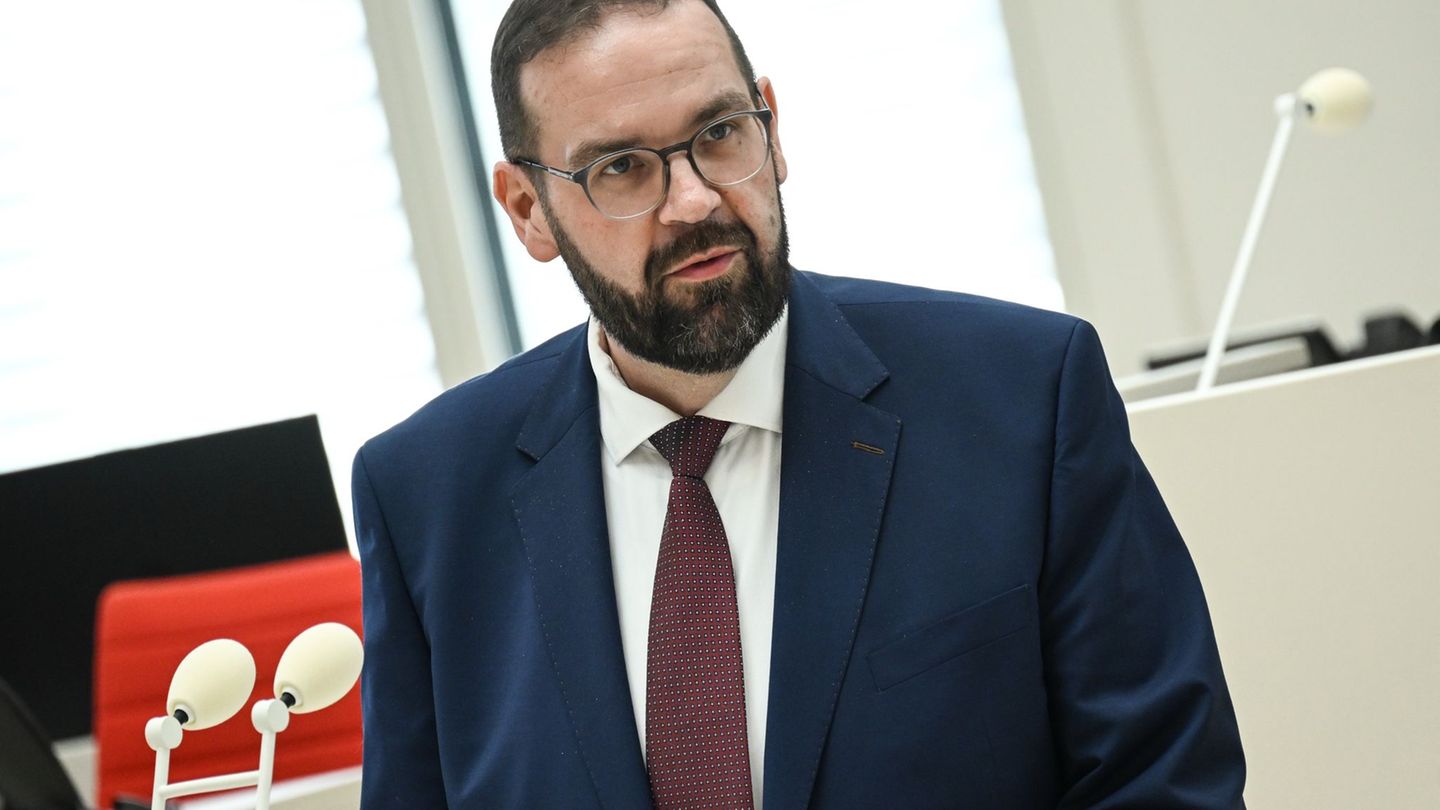 Bildungsministerkonferenz: Bildungsminister offen für Debatte um Lehrer-Verbeamtung