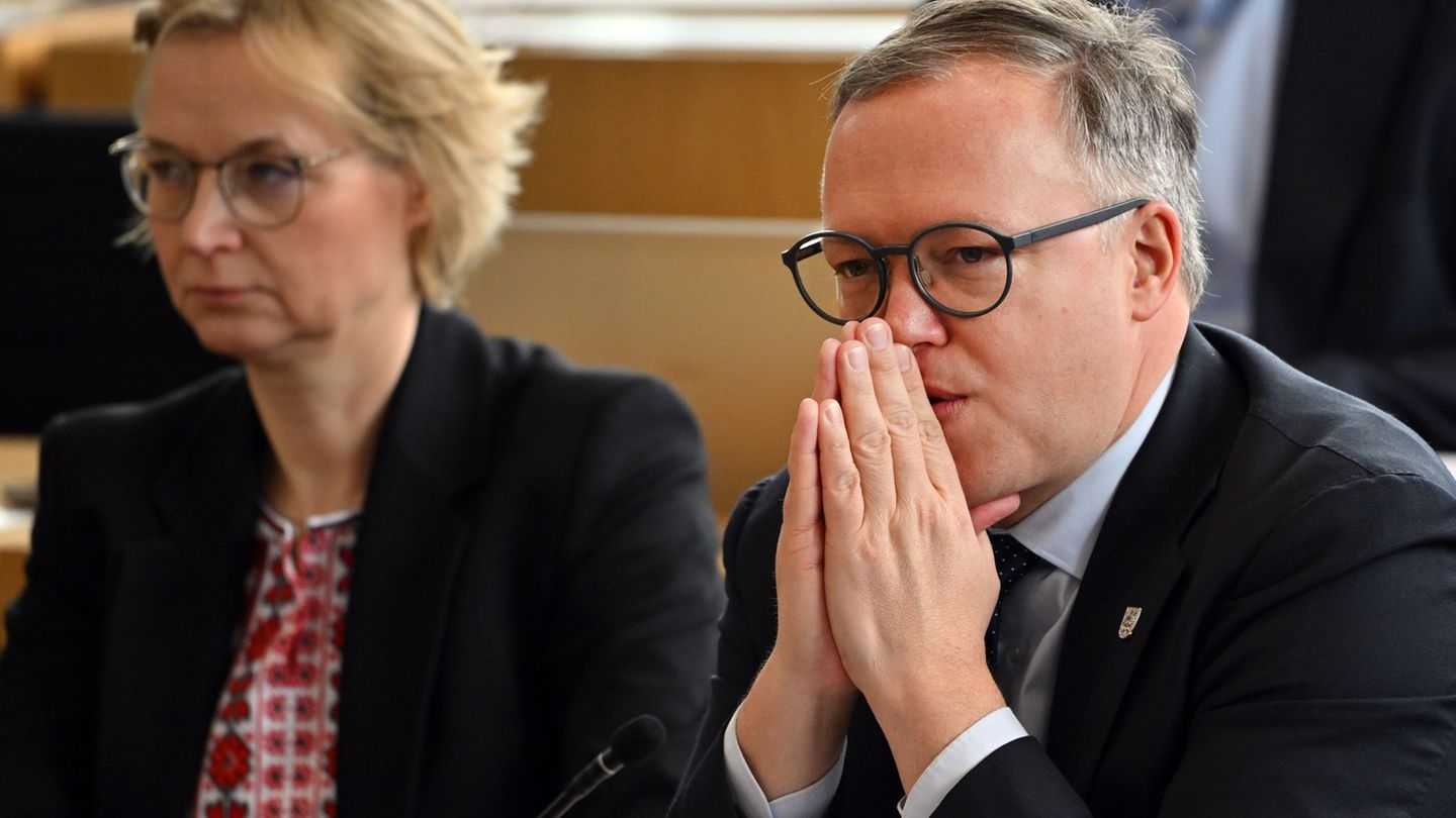 Es gibt keine Einigung über Schritte zur Senkung der Spritpreise im Thüringer Landtag. Foto: Martin Schutt/dpa