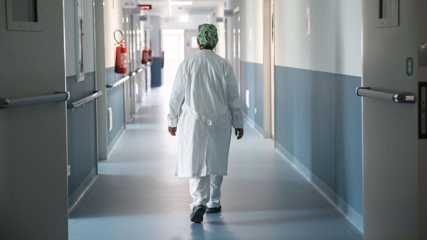 Als Arzt hört man zu, behandelt, erklärt – und verdient dabei einen Haufen Geld