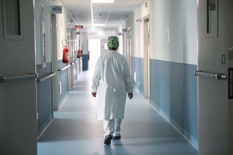 Als Arzt hört man zu, behandelt, erklärt – und verdient dabei einen Haufen Geld