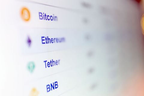 Verdacht der Geldwäsche und Steuerhinterziehung bei Erbschaft. (Symbolbild) Foto: Karl-Josef Hildenbrand/dpa