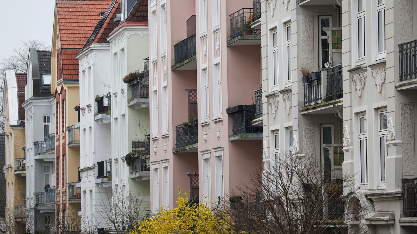 Der Preis für eine Eigentumswohnung im Bestand ist dem LBS-Immobilienatlas zufolge im Vergleich zum Vorjahr in Hamburg um 4,0 Pr