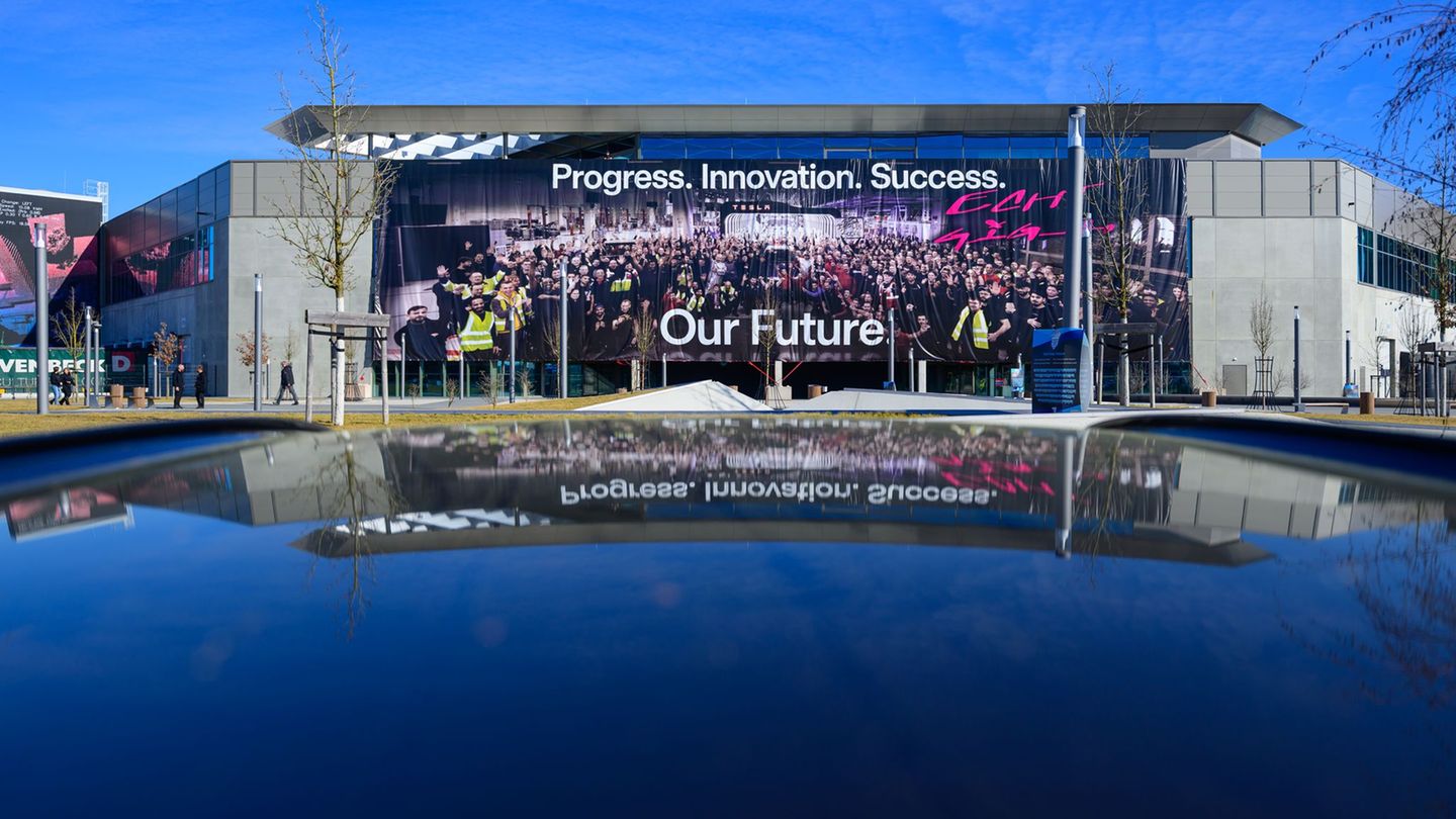 Die IG Metall geht gegen die Betriebsratswahl bei Tesla vor (Archivbild). Foto: Patrick Pleul/dpa