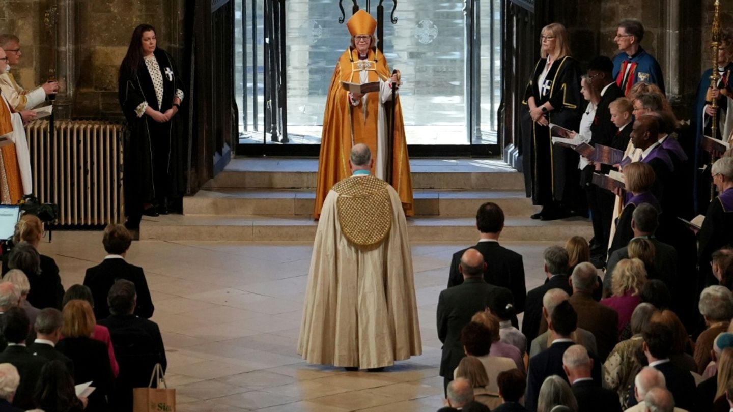 Sarah Mullally bei ihrer Amtseinführung