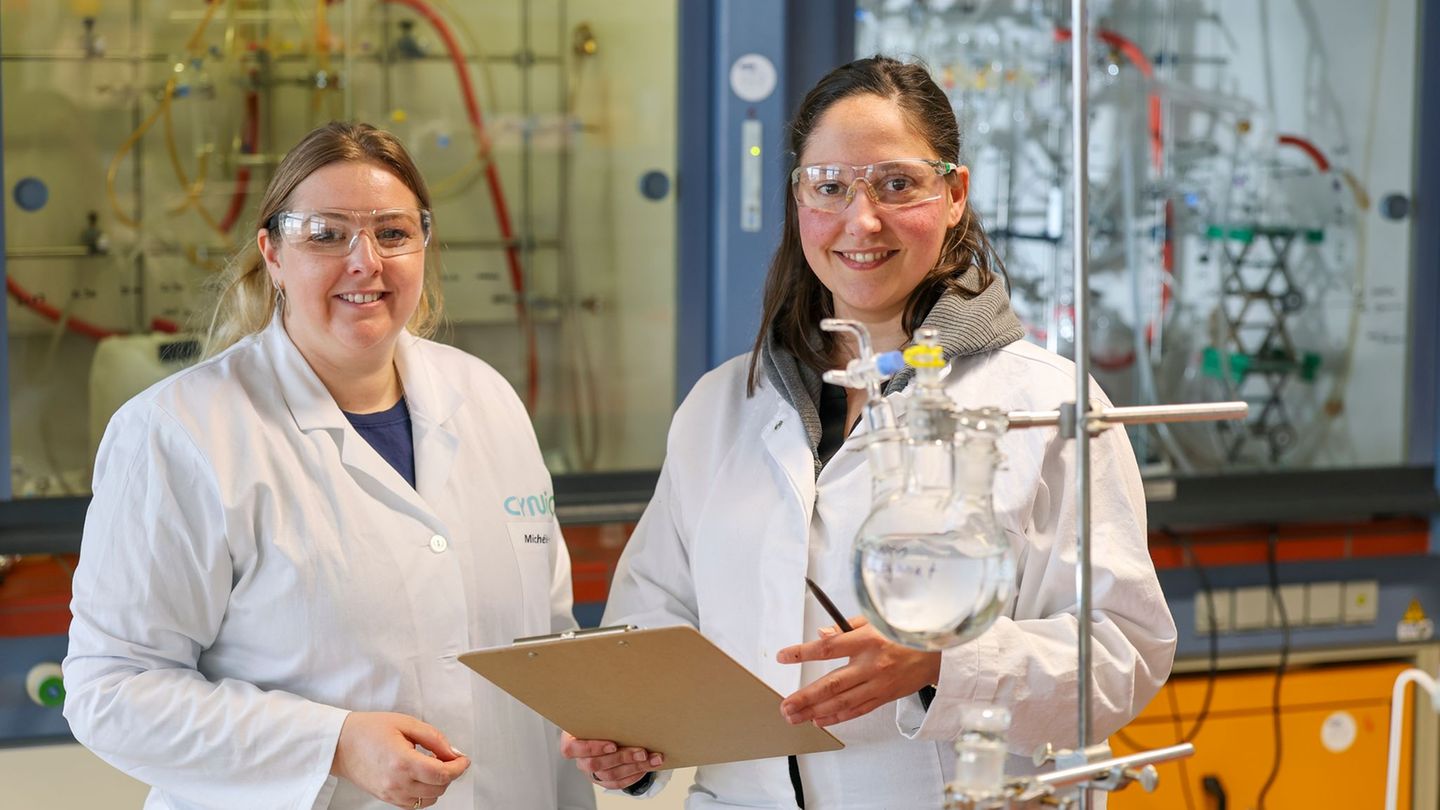 Das Chemie-Start-up Cynio gehört zu den Preisträgern des Wirtschaftspreises Sachsen-Anhalt 2026. Foto: Jan Woitas/dpa