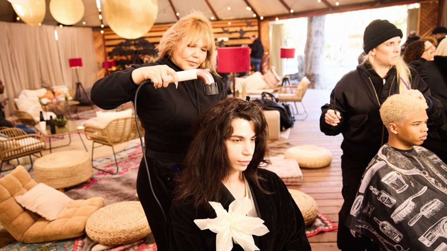 "GNTM"-Umstyling: Alexavius erlebt radikale Verwandlung