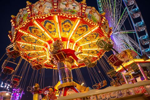 Ab Freitag drehen wieder zahlreiche Karussells auf der Bürgerweide ihre Runden. (Archivbild) Foto: Sina Schuldt/dpa