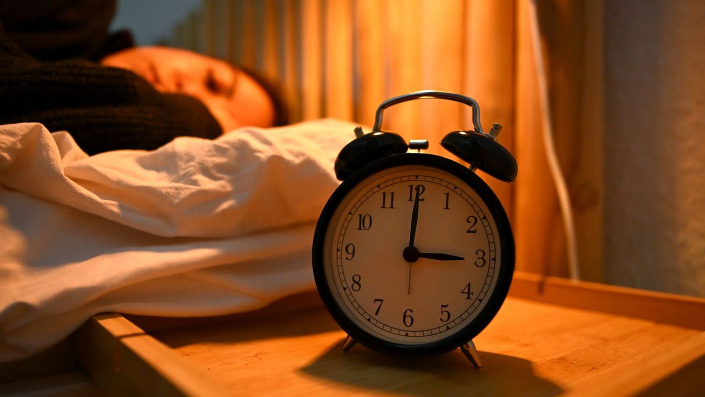 In der Nacht zu Sonntag steht die Zeitumstellung auf Sommerzeit bevor (Symbolbild)