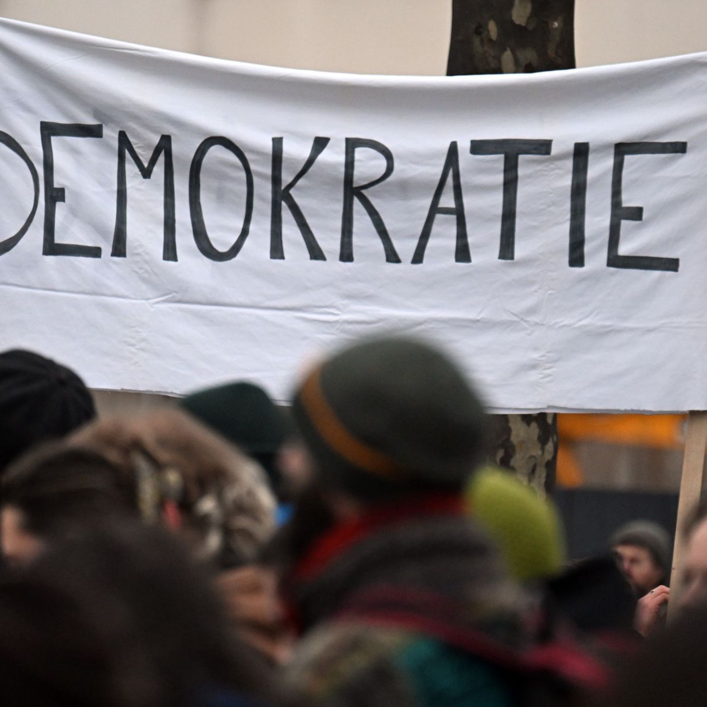 Laut einer Untersuchung unter 137 Staaten - Deutschland ist nicht darunter - gerät die Demokratie weltweit zunehmend unter Druck