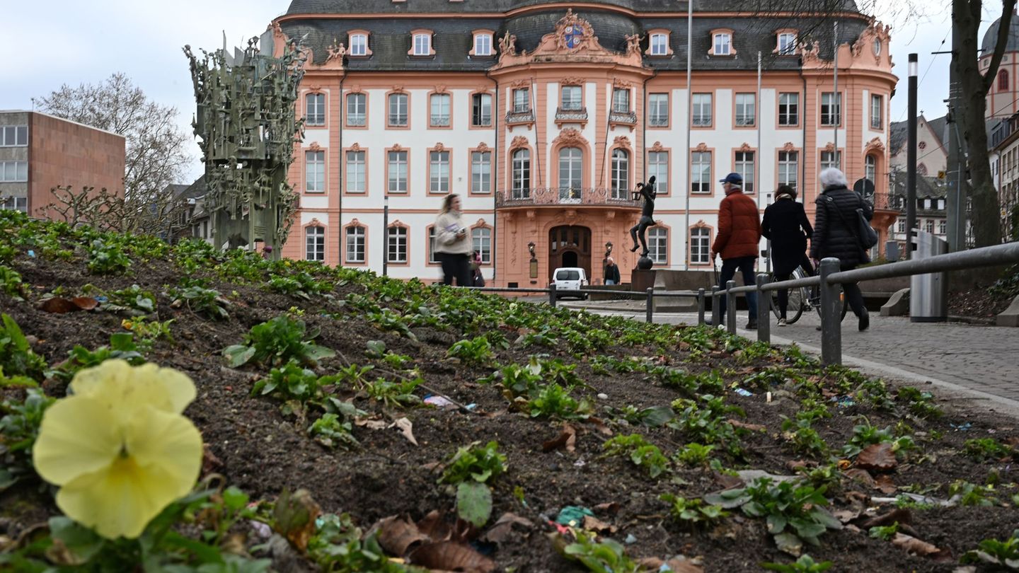Es kann am Donnerstag ungemütlich werden. (Archivbild) Foto: Michael Brandt/dpa