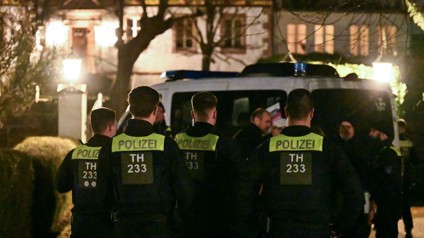 Zwei der rechtsextremen Szene zugehörige Männer sollen in Fretterode ein Journalisten-Team angegriffen haben - die Staatsanwalts